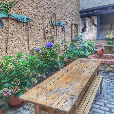 Hostal El Encanto *
