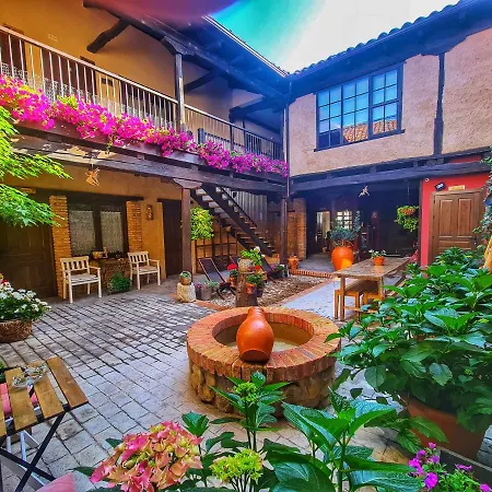 El Encanto Hostal *