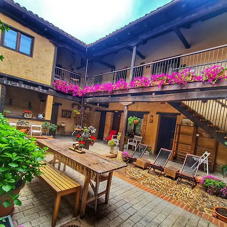 El Encanto Hostal