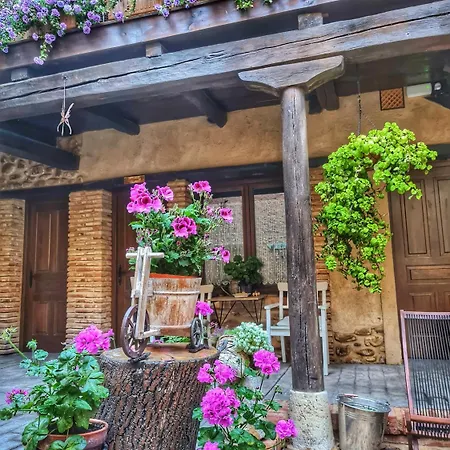 Vandrerhjem El Encanto *