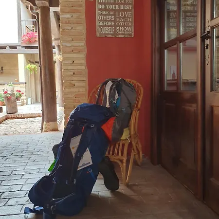 Vandrerhjem El Encanto *